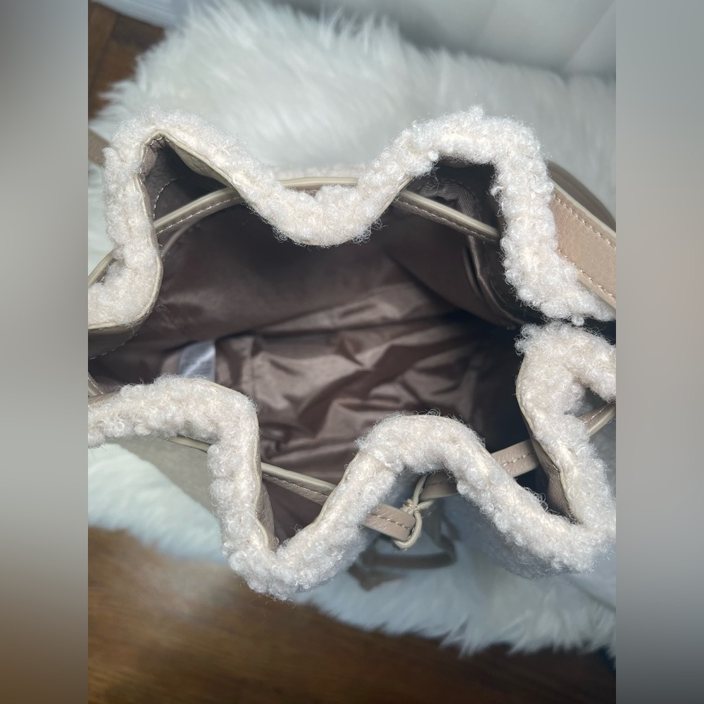 The White Company Sherpa Borg Crossbody Bucket Bag - Picture 8 of 13